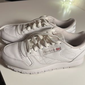 🤍 Reebok Classic White Leather Sneakers 🤍